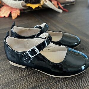 GAP patent black toddler mary janes, size 9